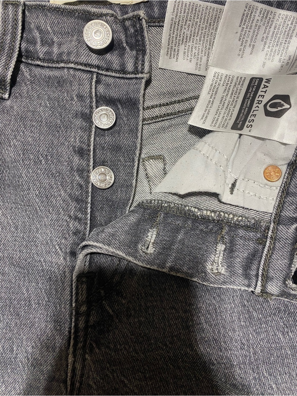 Levi’s Wedgie Denim Jean Shorts Black Big E Premium Button Fly Frayed Size 27 - Picture 7 of 10